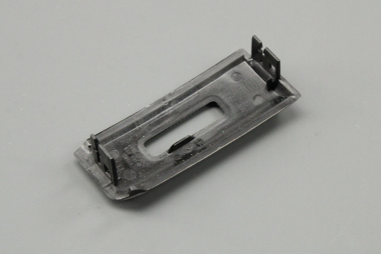 Range Rover Evoque 2012-2018 air vent bezel trim (centre right) LR093922