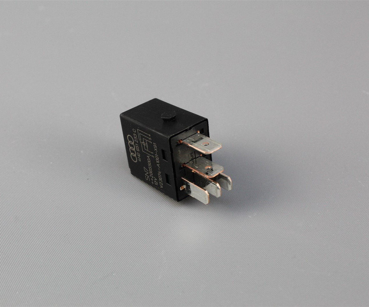 VW Audi Skoda SEAT 5 pin no. 646 relay 4H0951253C