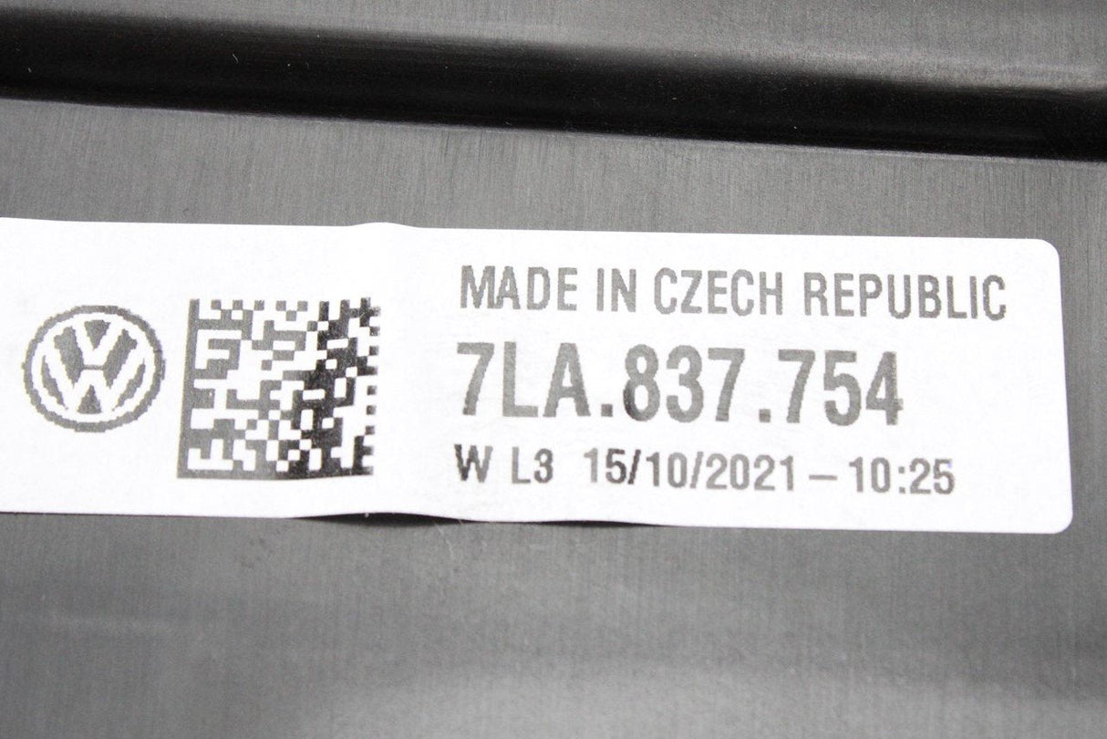 VW Transporter T6.1 Multivan 2020-on window regulator (right) 7LA837754