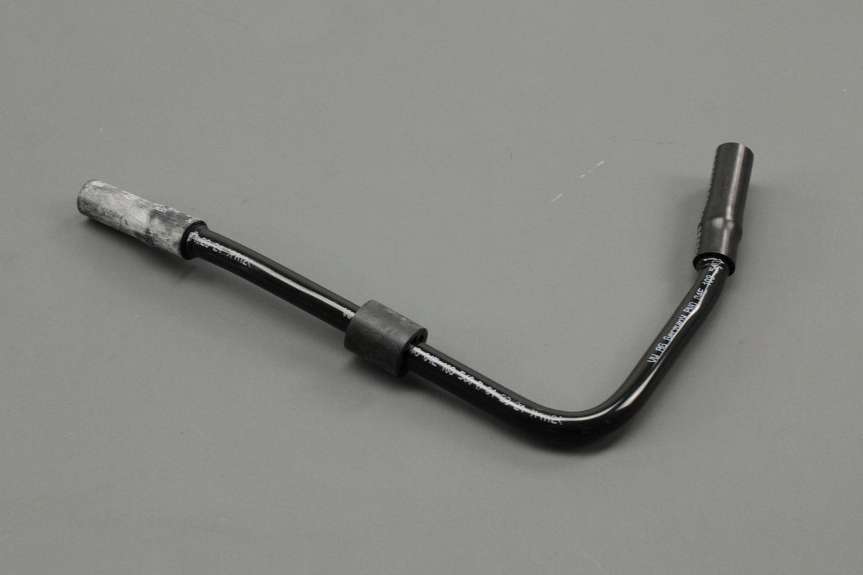 VW Golf Polo Audi A3 8V Skoda SEAT Leon 1.4 TSI air hose 04E103560B