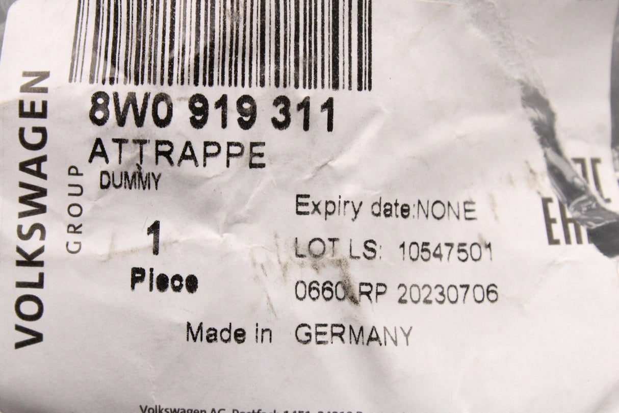 Audi A1 A3 S3 A4 A5 Q2 Q5 Q7 R8 12V power outlet socket plug 8W0919311