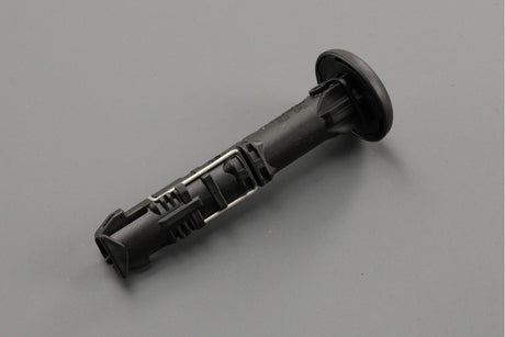 VW Golf Passat Caddy Touareg Touran seat headrest guide 5G0881920A 82V