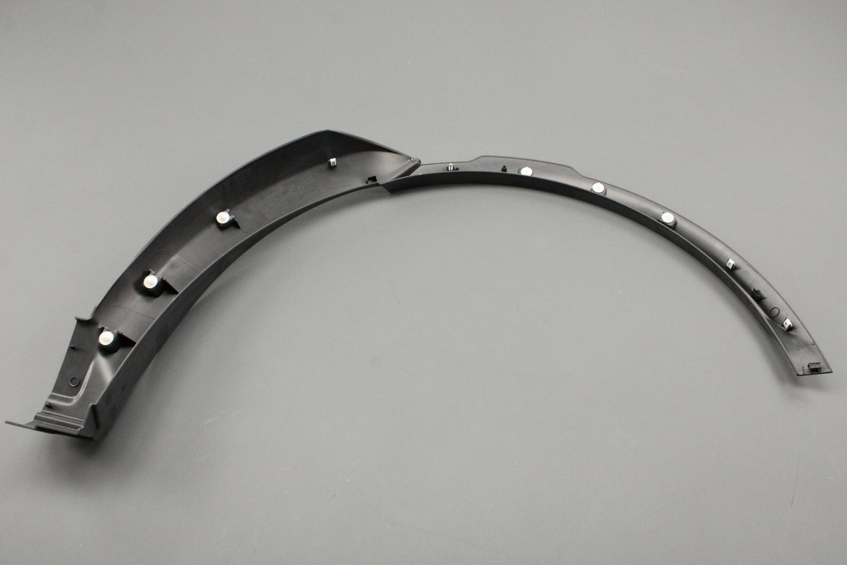 Land Rover Discovery 5 2017-on wheel arch moulding (rear right) LR138492
