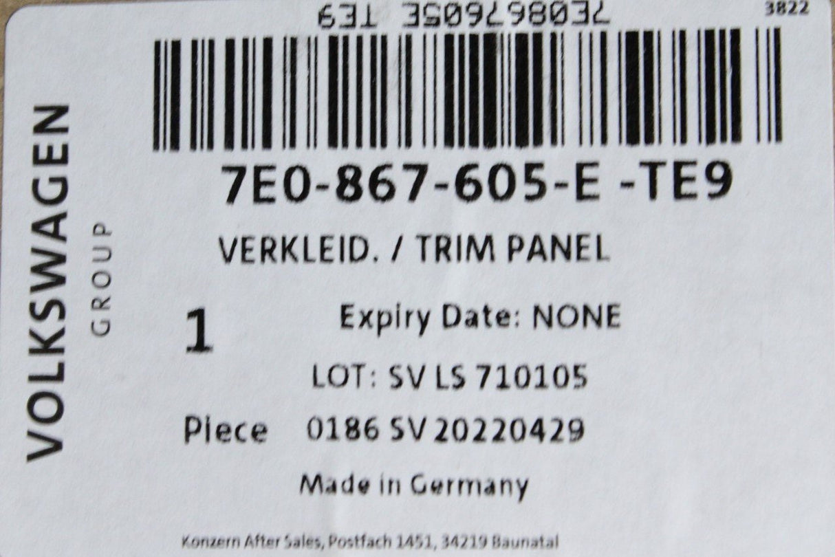 VW Transporter T6 tailgate boot lid trim panel board 7E0867605E TE9