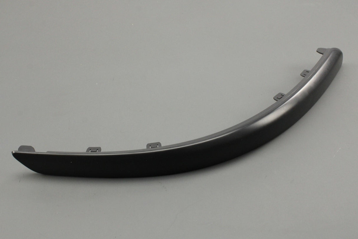 Volvo V70 2005-2008 front bumper lower trim (right) 39993776