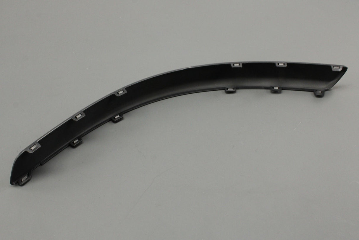 Volvo V70 2005-2008 front bumper lower trim (right) 39993776