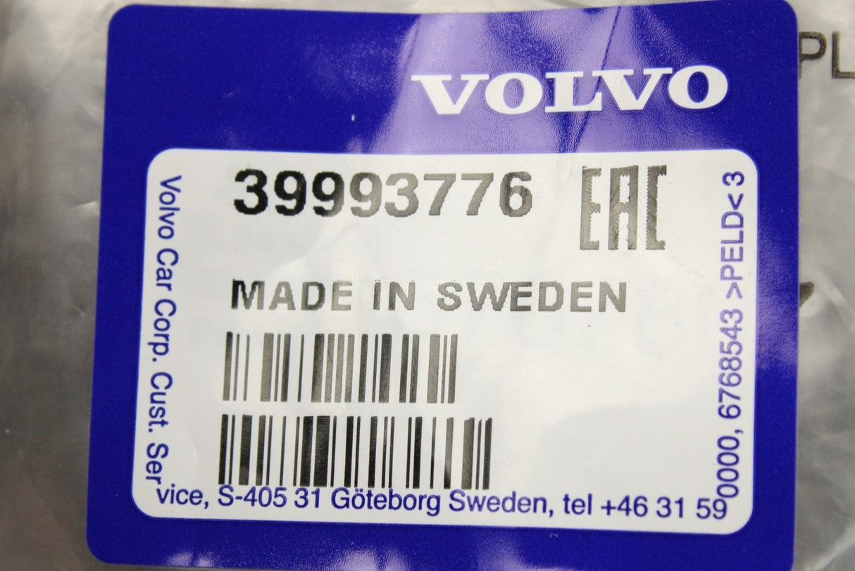 Volvo V70 2005-2008 front bumper lower trim (right) 39993776