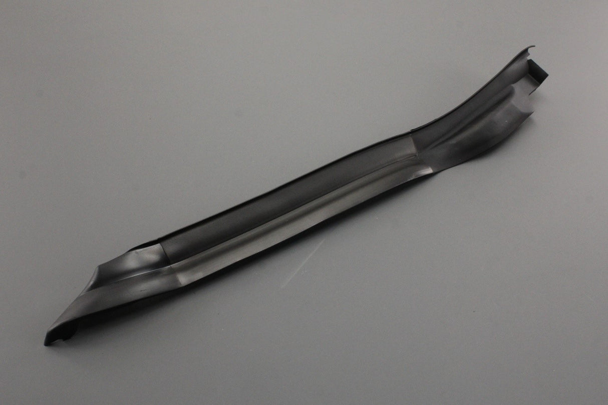 Land Rover Discovery Sport 2015-on door seal (rear right) LR136810