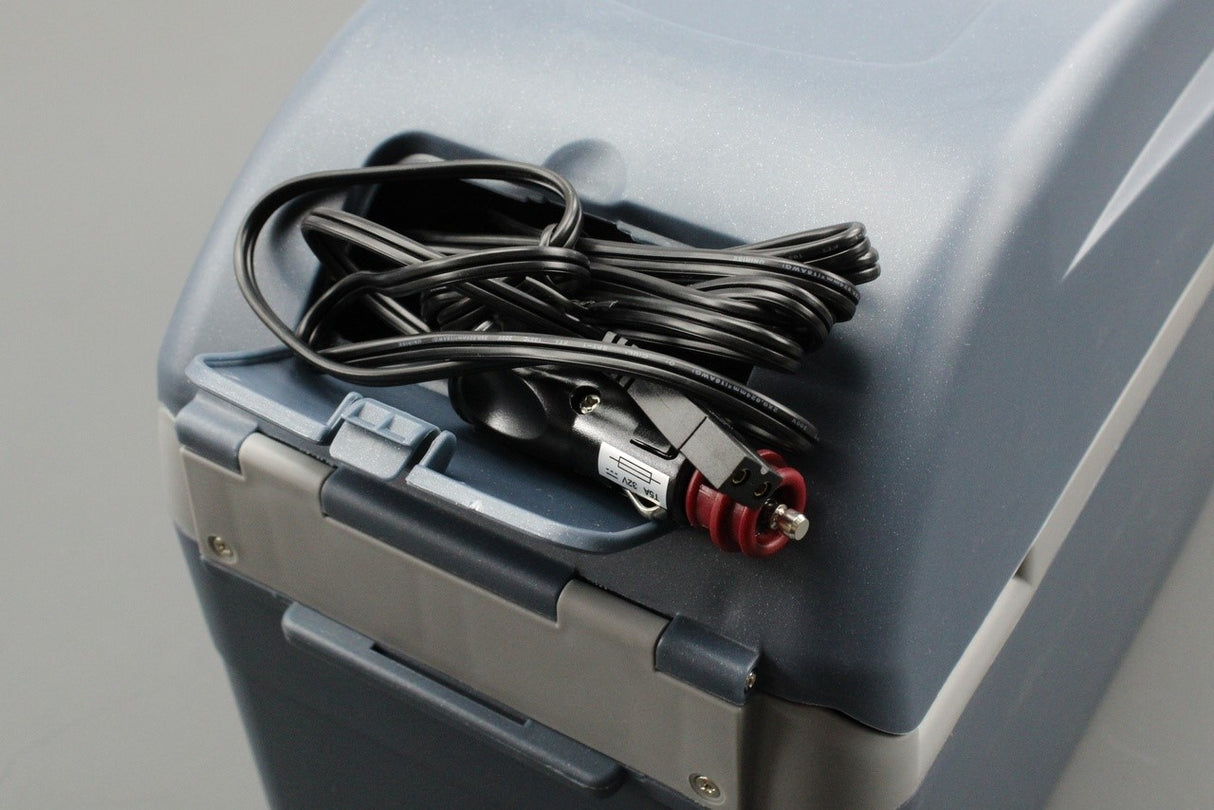 Toyota 12V slim-line cool box (7.5 litre) PZ006-06001