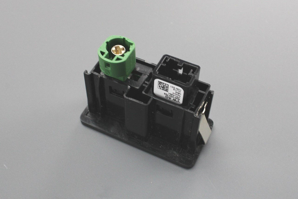 VW SEAT connection for USB and AUX-IN input port socket 5G0035222