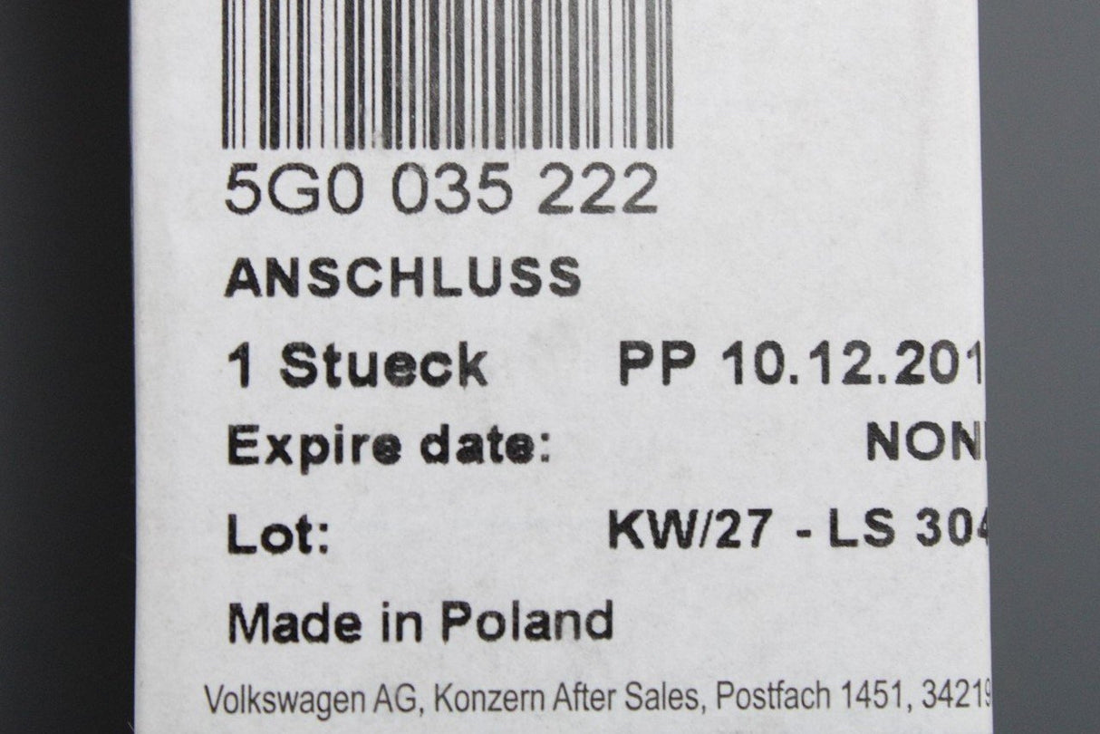 VW SEAT connection for USB and AUX-IN input port socket 5G0035222