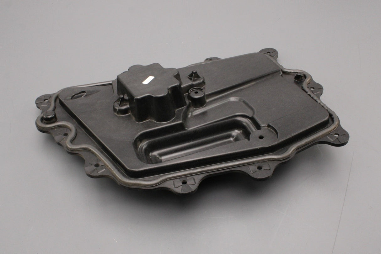 Range Rover Velar 2017-on rear door trim panel (right) LR111547