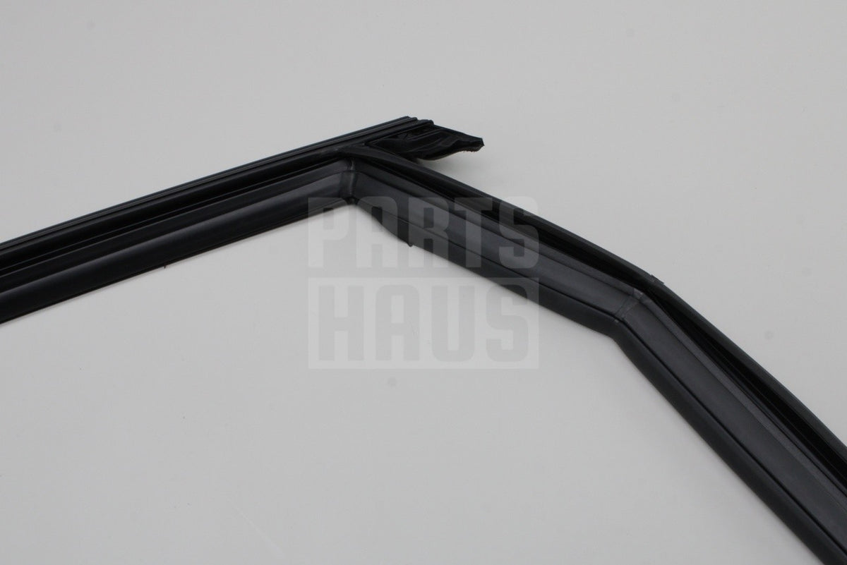 Audi Q7 2016-on rear door window guide channel (left) 4M0839431B