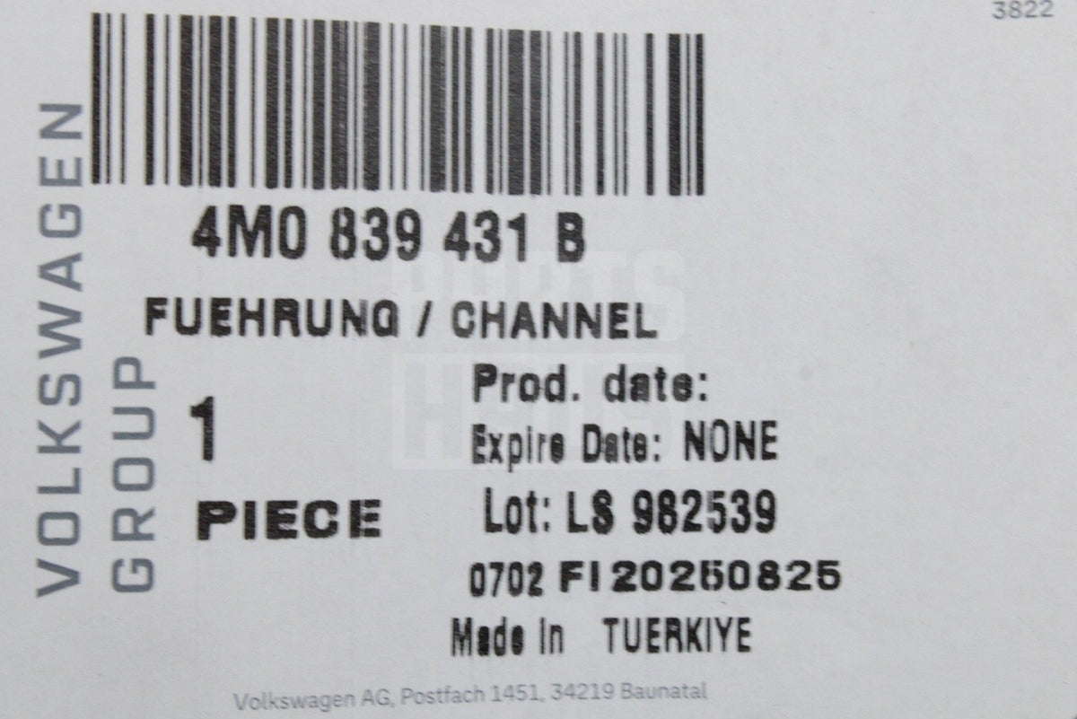 Audi Q7 2016-on rear door window guide channel (left) 4M0839431B