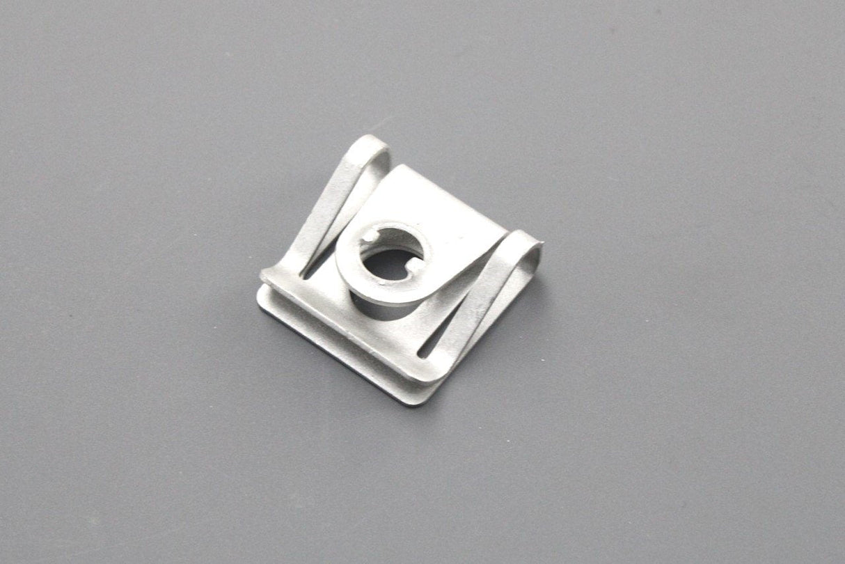 VW Audi Skoda SEAT speed nut clip (6mm) 8D0805960