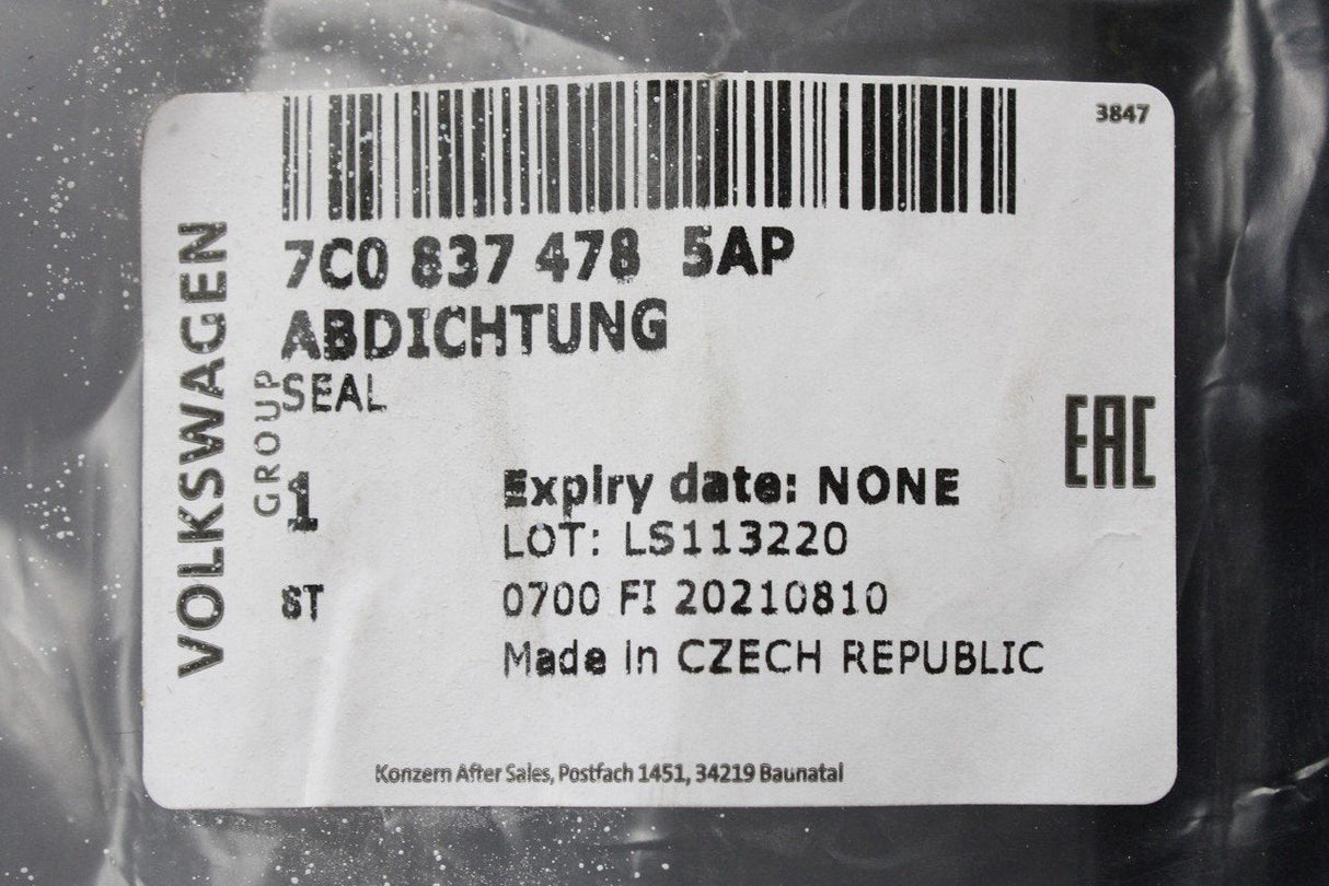 VW Crafter 2017-On door window aperture seal (right outer) 7C0837478 5AP