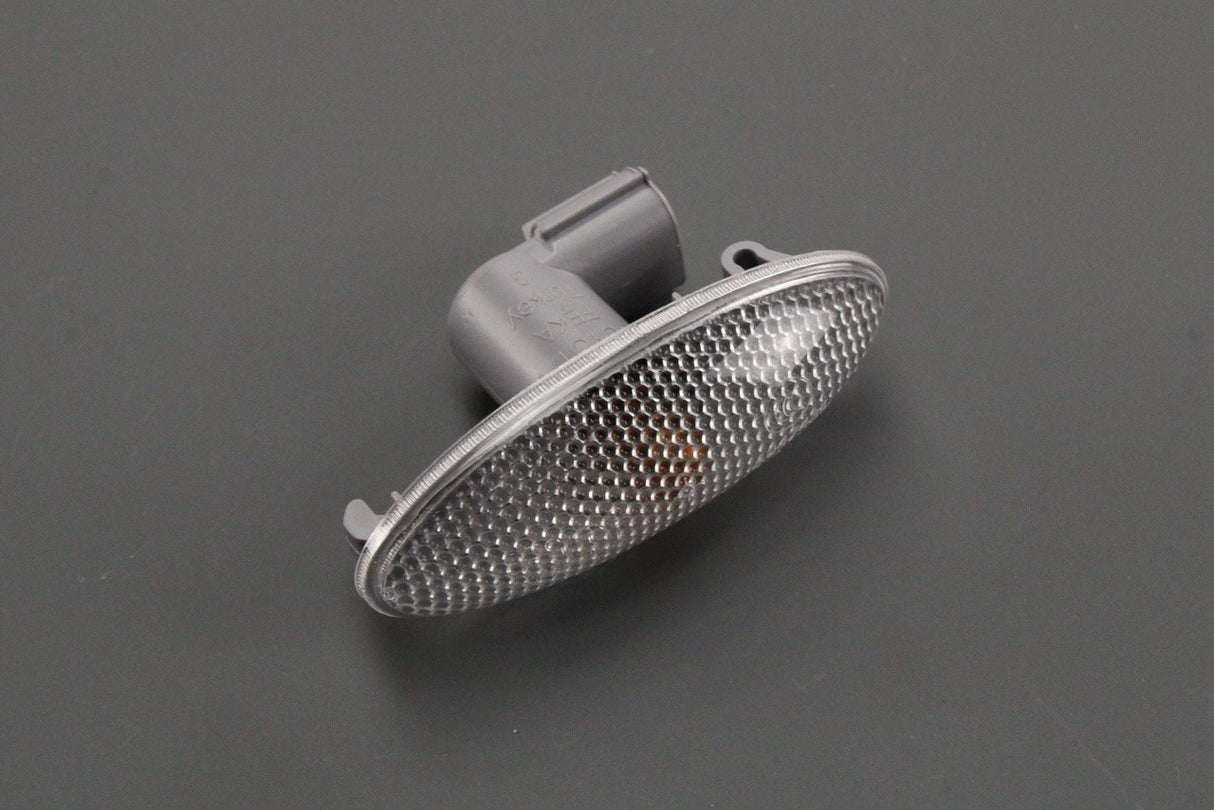 Toyota RAV4 05-12 Yaris 05-11 side wing indicator (x1) 81730-0D032