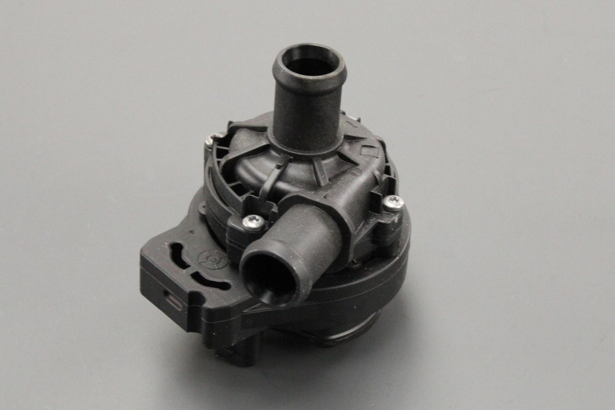 VW Amarok 2017-2022 additional coolant pump (3.0 V6 TDI) 2H6965567