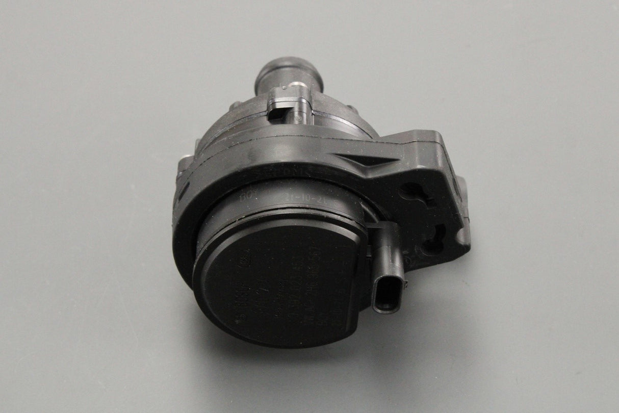 VW Amarok 2017-2022 additional coolant pump (3.0 V6 TDI) 2H6965567