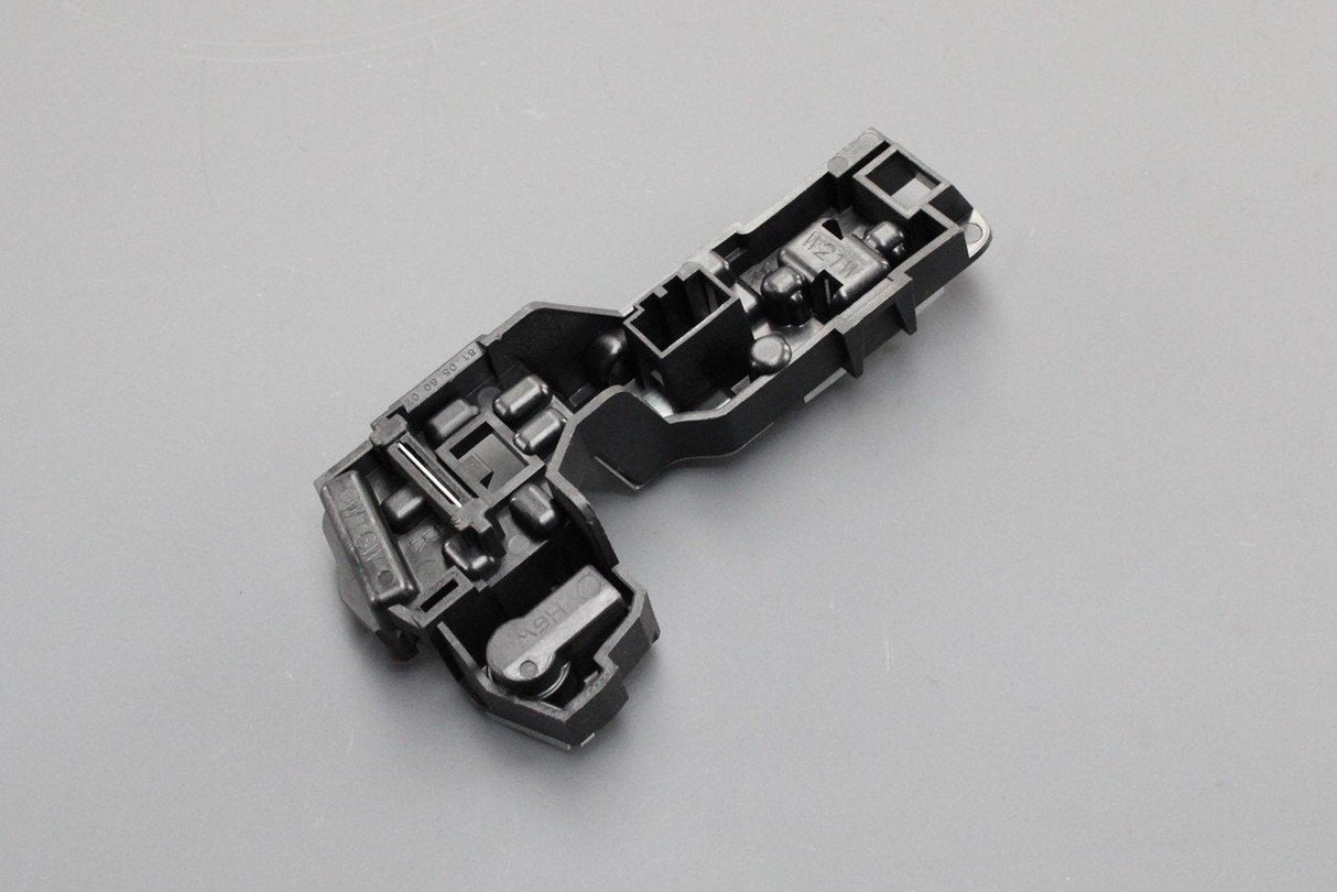 Audi A3 2013-16 3-door rear light bulb holder (right, inner) 8V3945258A