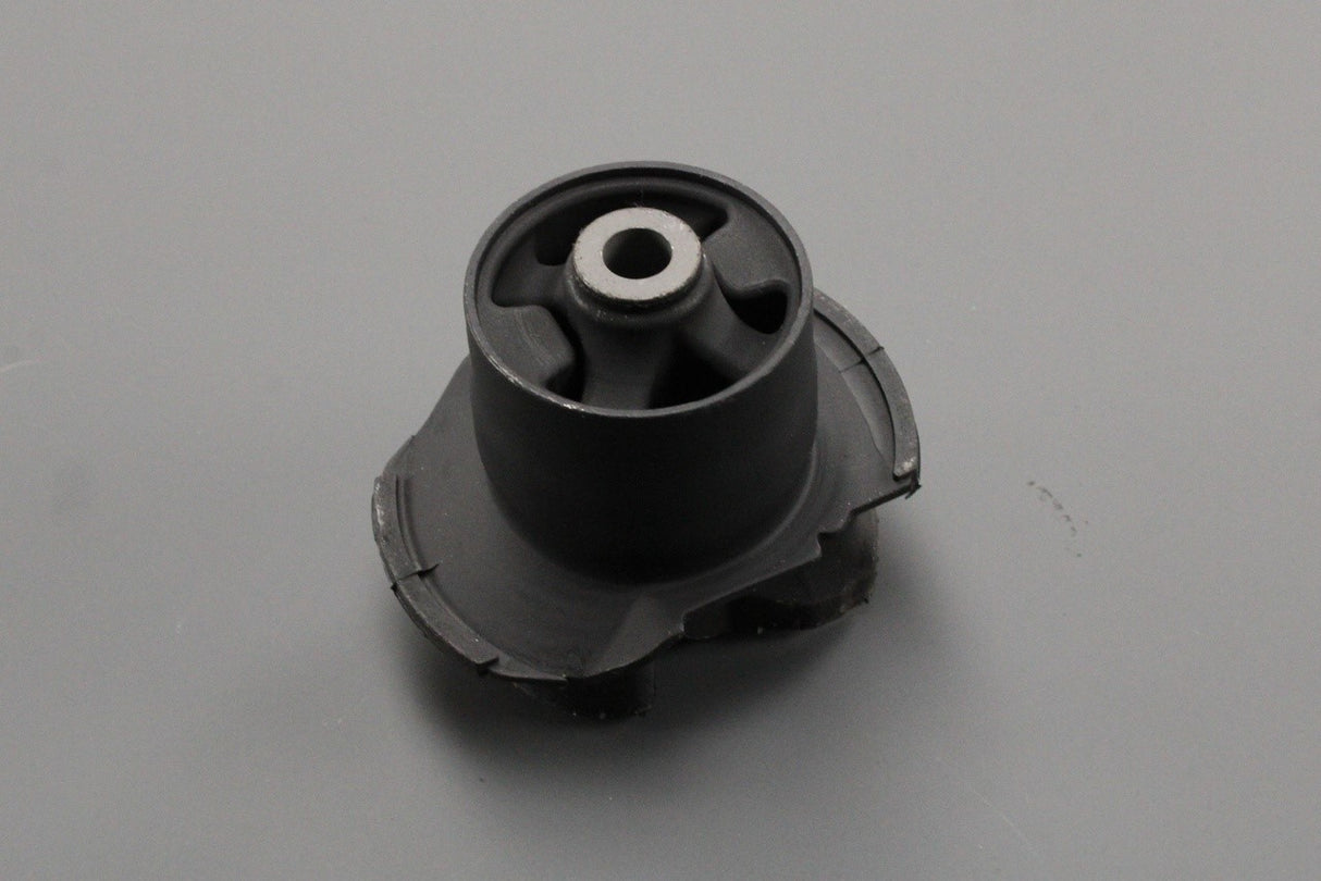 Toyota Corolla 02-08 Prius 03-09 rear axle subframe bush 48725-47010