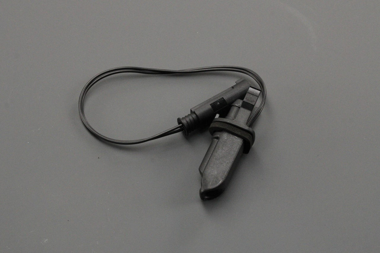 Land Rover Discovery Sport 2015-on heated windscreen washer jet LR059996