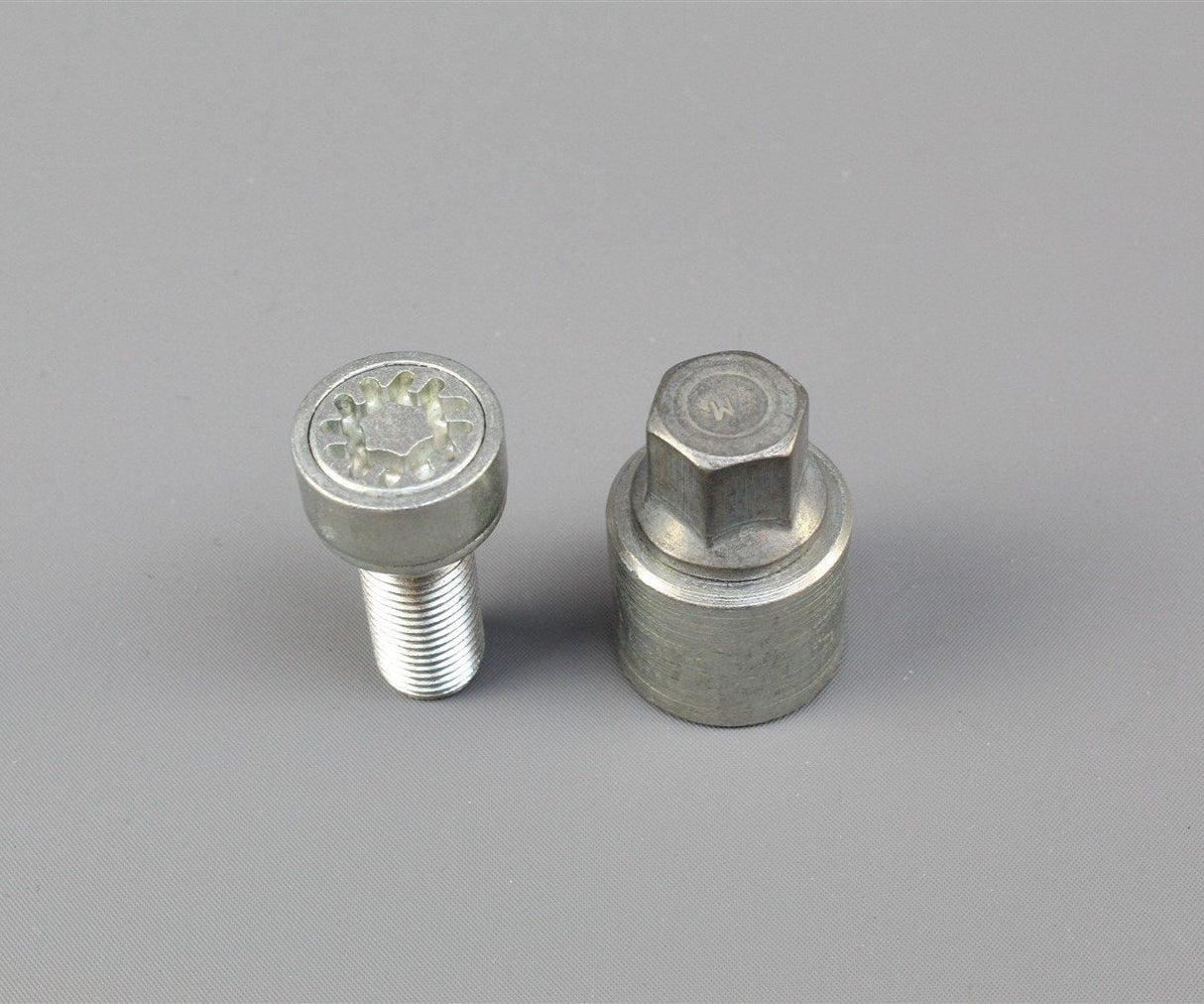 Skoda Octavia Fabia Superb Locking wheel nut and key no.771 5J0698139771