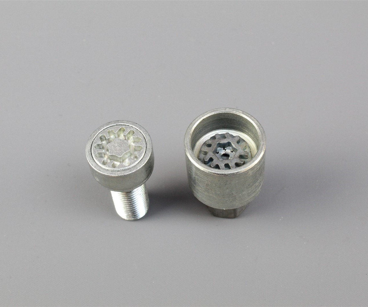Skoda Octavia Fabia Superb Locking wheel nut and key no.771 5J0698139771