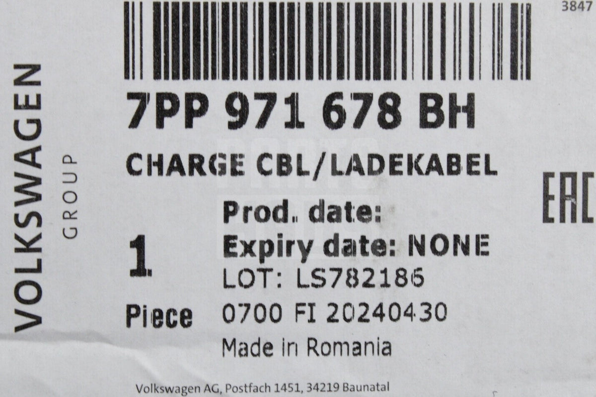 VW Golf MK8 Audi A3 A5 Q5 Skoda mains socket charging cable 7PP971678BH