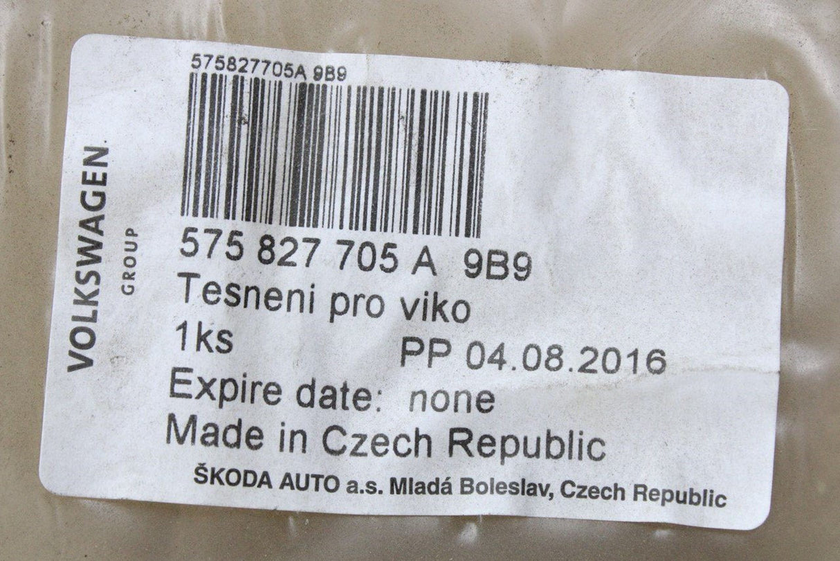 Skoda Karoq SEAT Ateca rear boot-lid tailgate seal gasket 575827705A 9B9