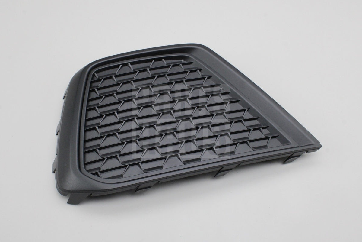 Audi A1 2019-2026 front bumper lower grille (right) 82A807682F 9B9