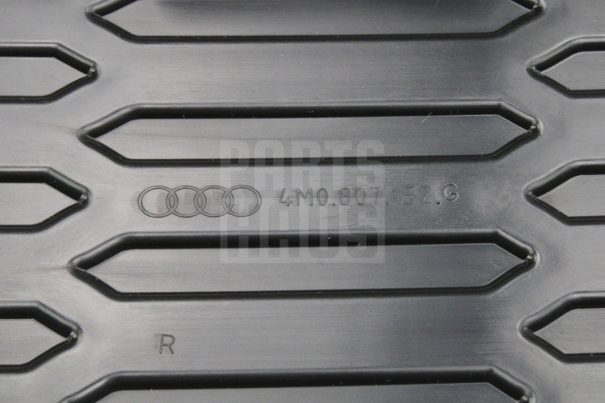 Audi Q7 2016-on front bumper lower grille (right) 4M0890682B