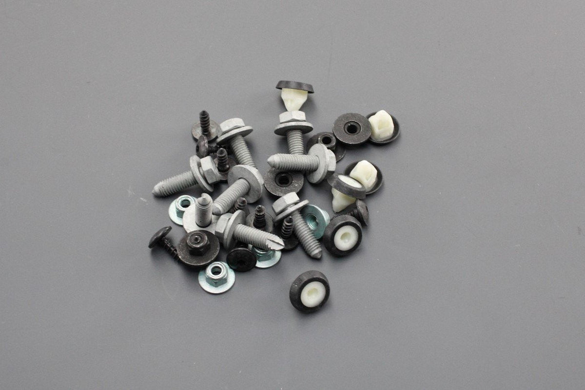 Restagraf Full Rear Bumper Fixings & Fasteners- Fitting Kit, Q2 (10.2016 → ) Q2 , Audi 81A098627 , 81A 098 627 main image 1
