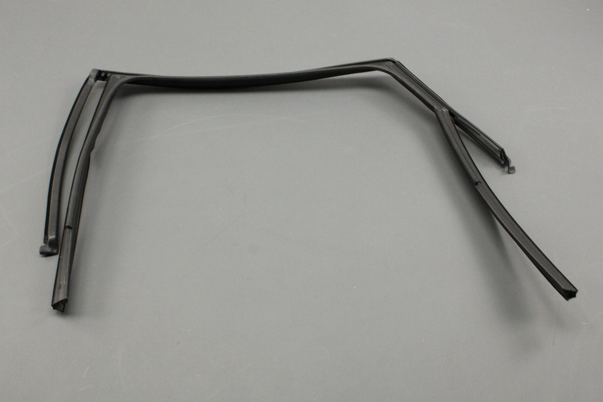 SEAT Ibiza 2018-on rear window seal guide (right) 6F0839432J 5AP