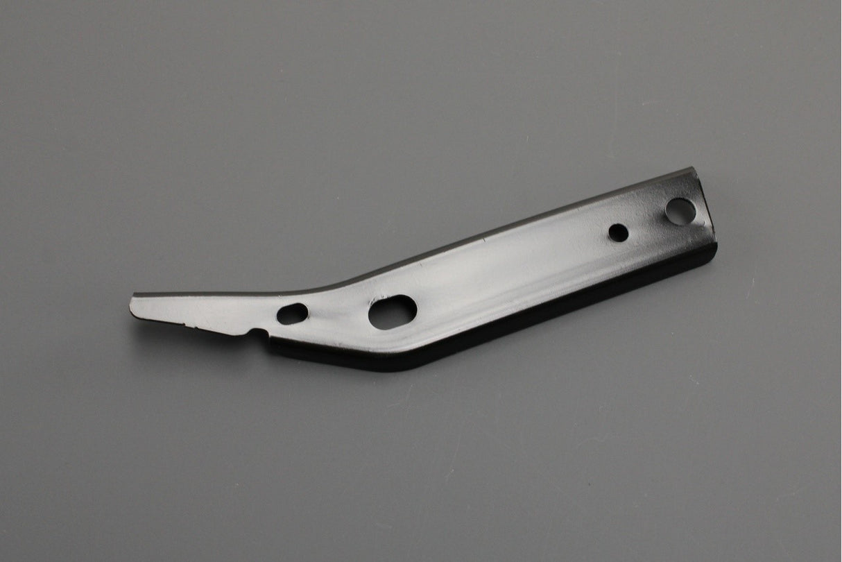 Mercedes C-Class W204 front bumper bracket (right) A2048810206