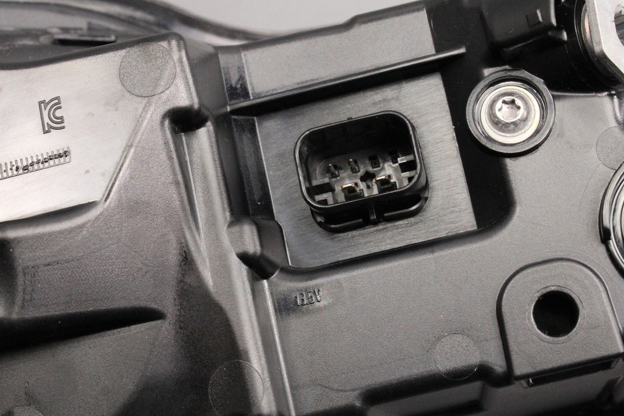 BMW 5 series G60 G90 2022-on tail light (outer right) 63218086052