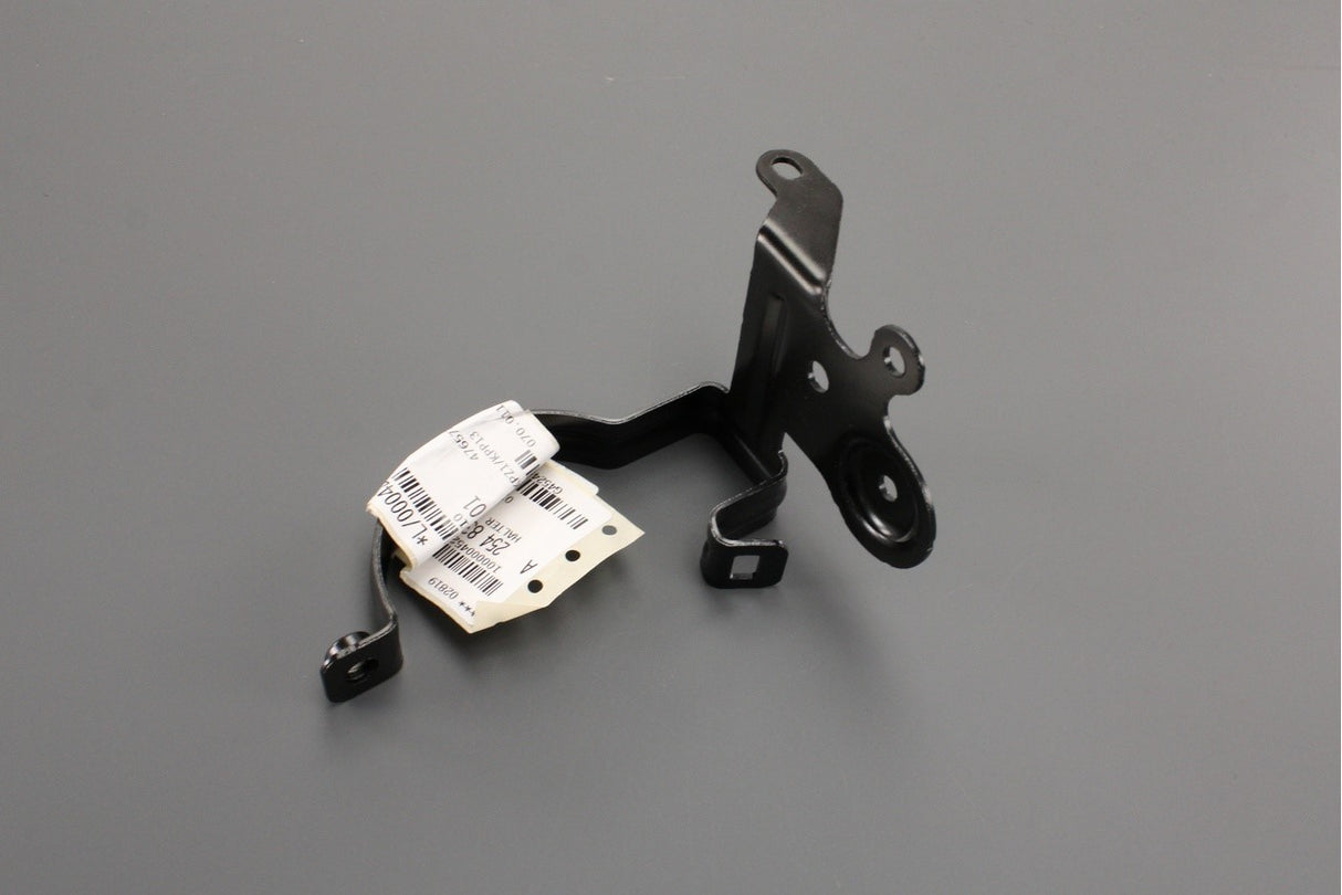 Mercedes-Benz coolant pump mounting bracket A2548300901