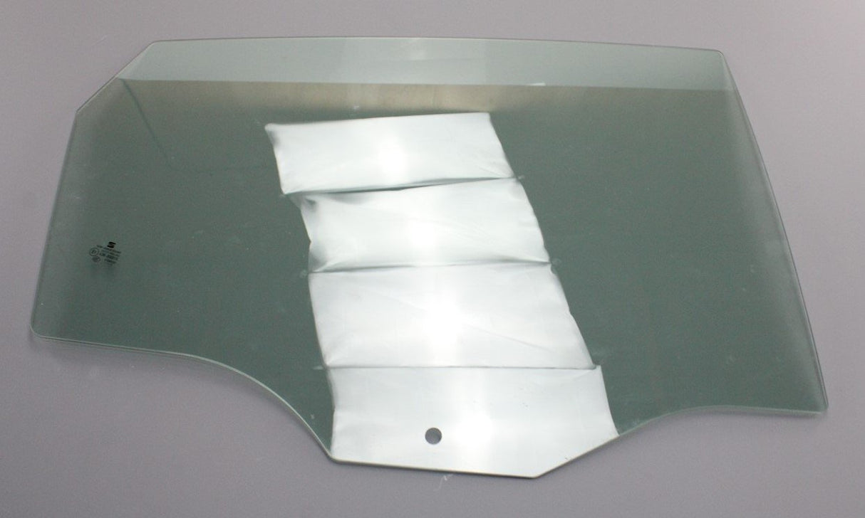 SEAT Ibiza 6F 2018-on door window glass (rear, right) 6F0845026