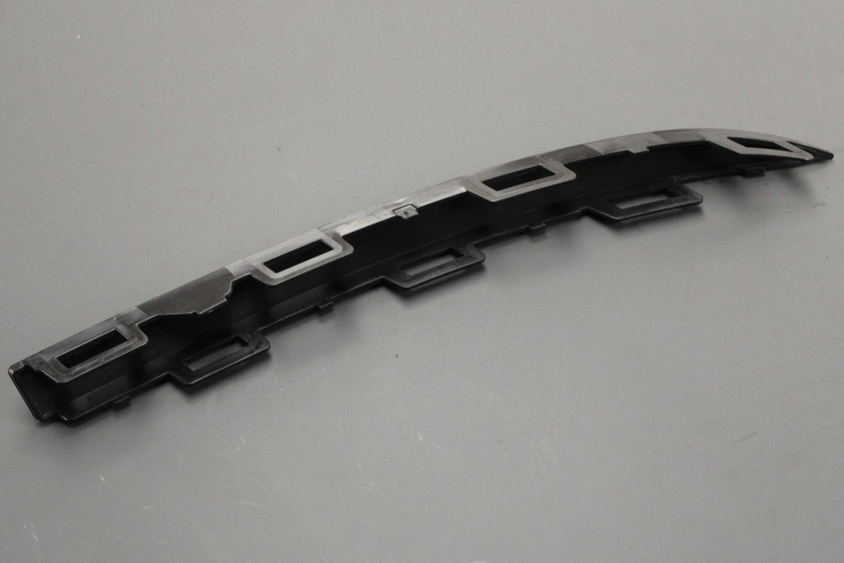 Audi e-tron 2019-on bumper trim piece (rear left) 4KE807837 9B9