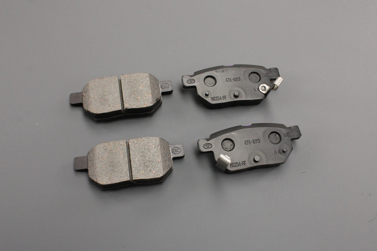 Toyota Auris Corolla Lexus CT200H brake pads (rear) 04466-76012