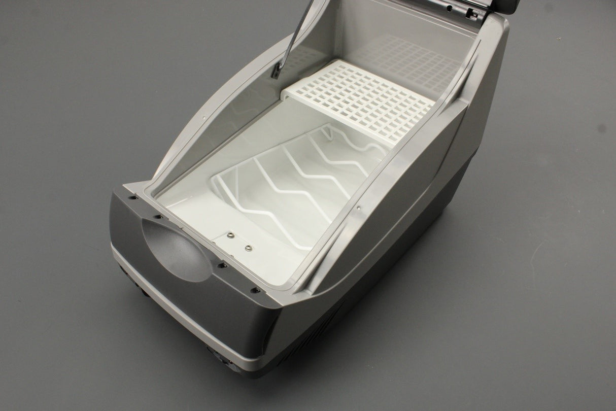 Skoda accessory 12V thermoelectric cooling/heating box 5L0065400