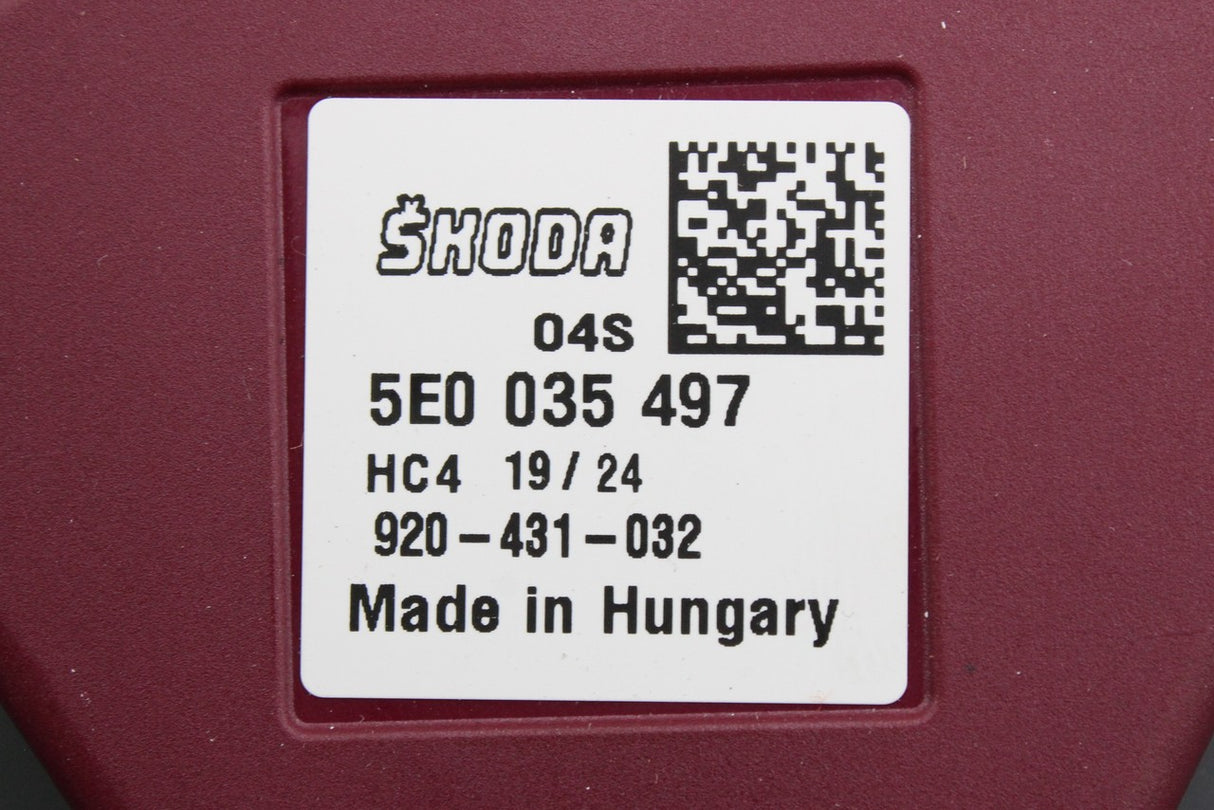Skoda Octavia 13-on Kamiq Scala 19-on aerial amplifier (left) 5E0035497