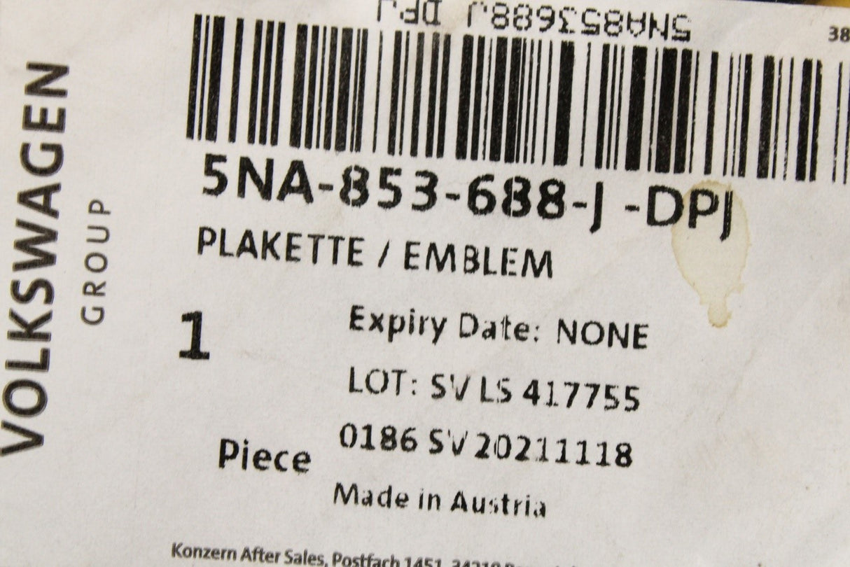 VW Tiguan Allspace 2018-on front wing emblem (right) 5NA853688J DPJ