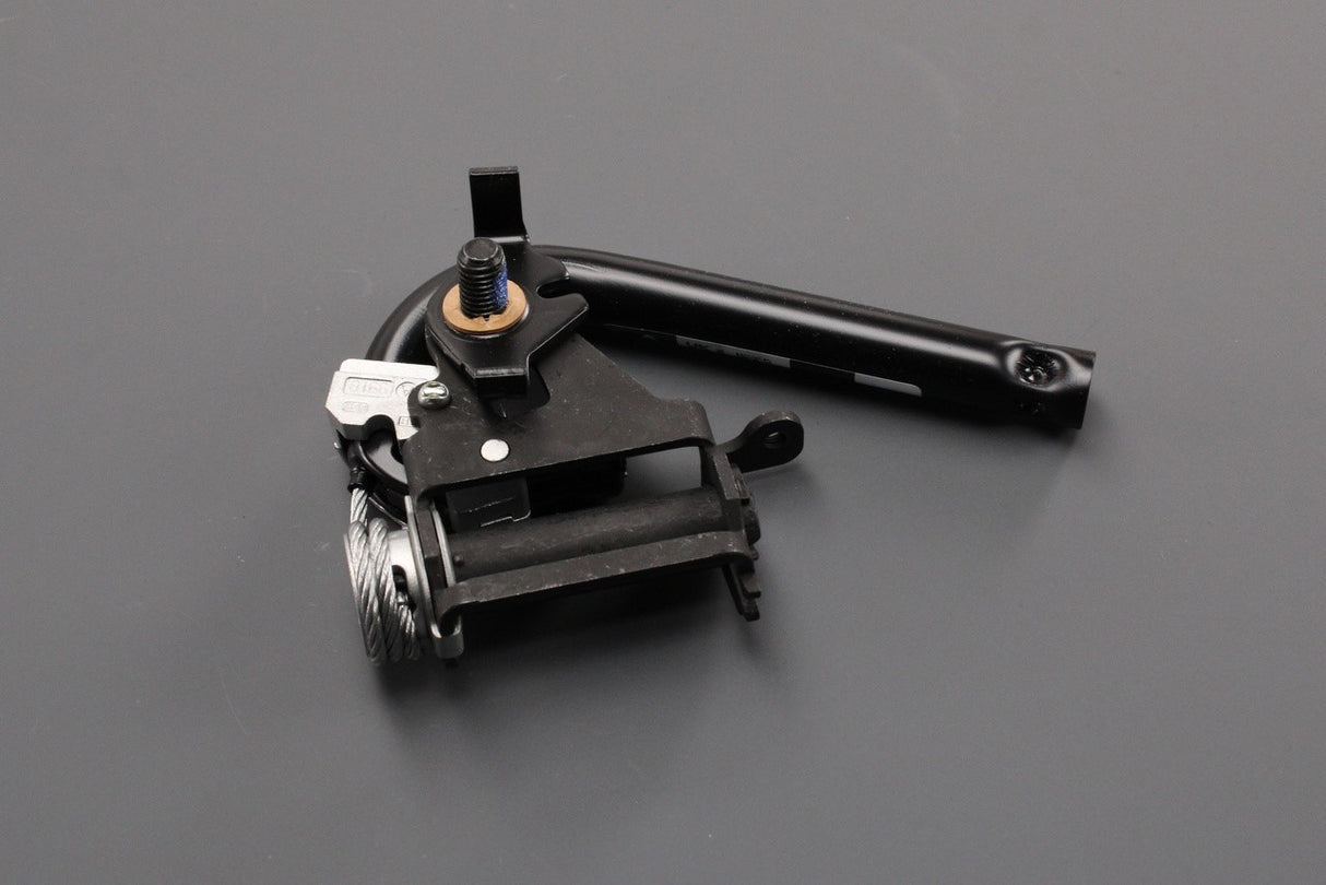 Range Rover Sport 2014-22 seat belt pre-tensioner (front right) LR075728