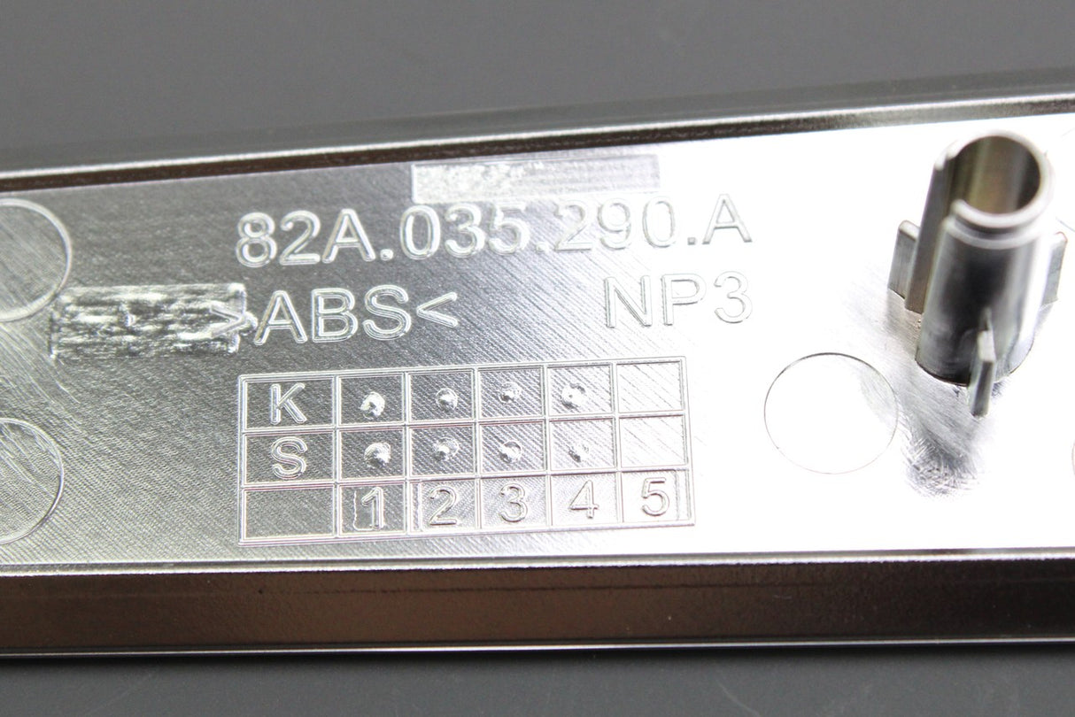 Audi A1 19-on Bang & Olufsen door card trim (front right) 82A035290A 3Q7