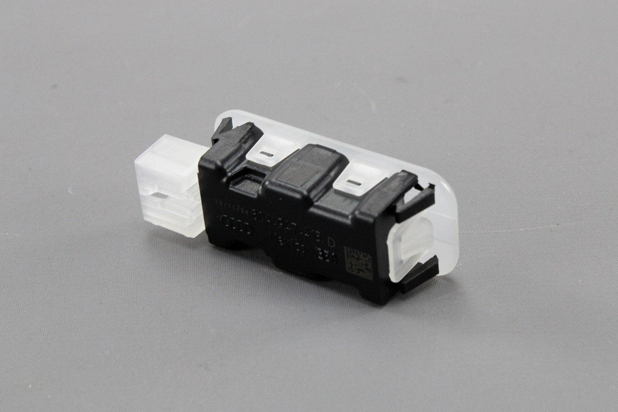 Audi Q5 SQ5 2017-on rear foot well LED light (passenger) 80A947415D