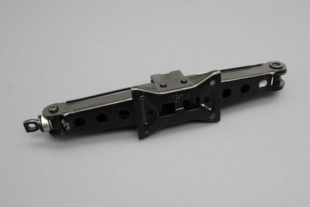 Skoda Kamiq Scala 19-on spare wheel tool kit jack with handle 658011031