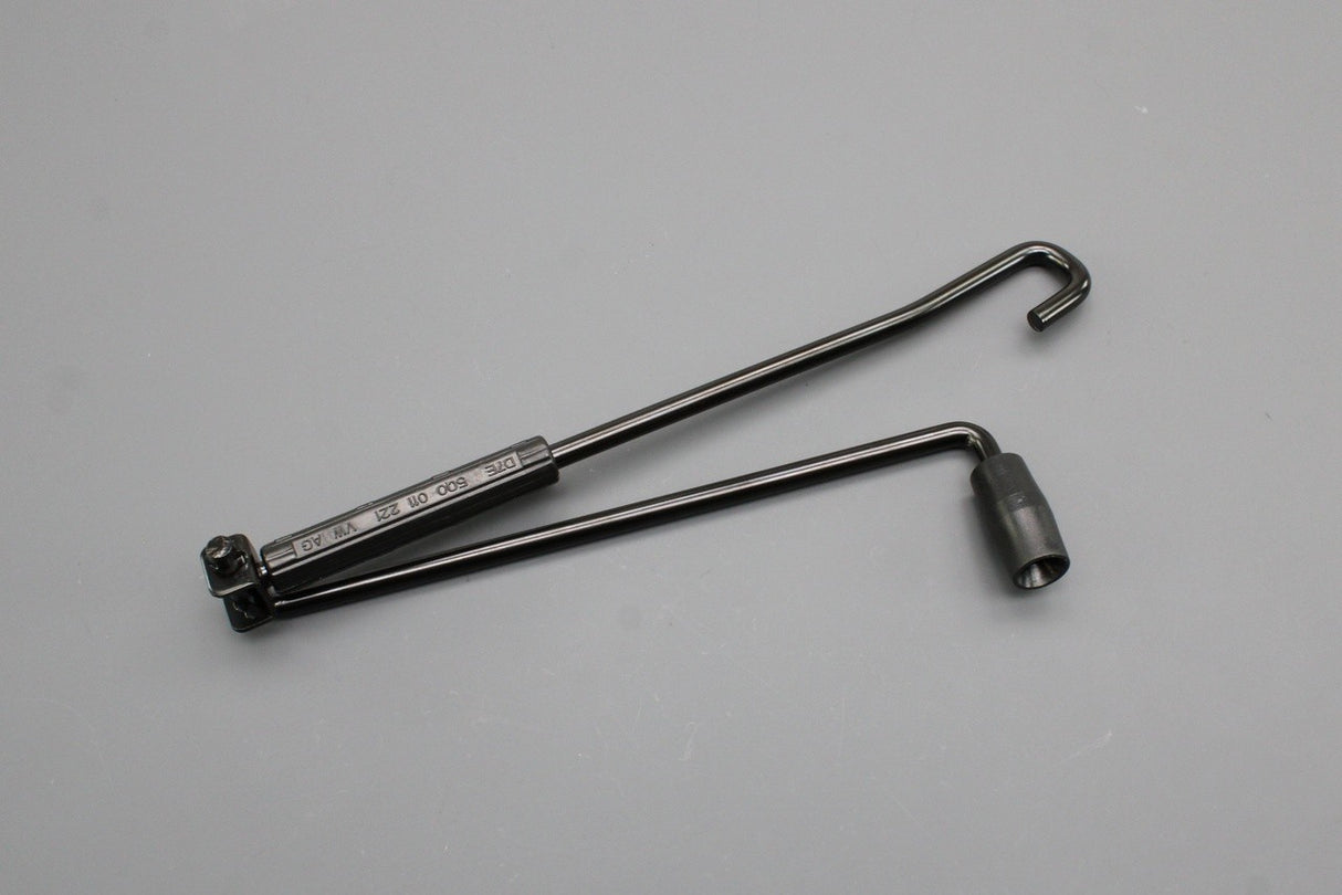 Skoda Kamiq Scala 19-on spare wheel tool kit jack with handle 658011031