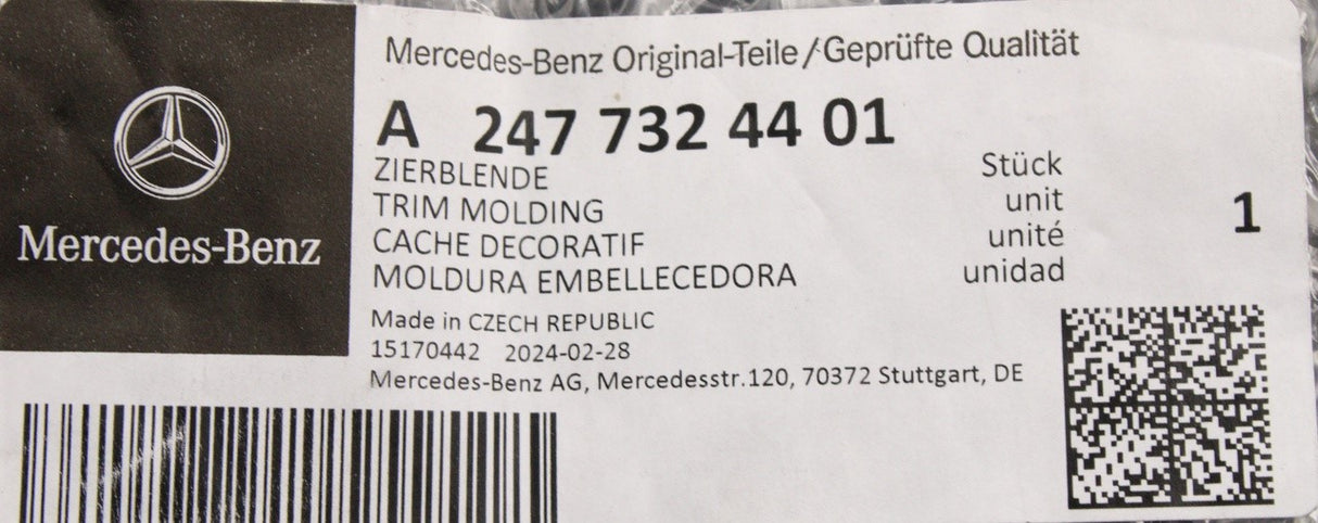 Mercedes-Benz B-Class 19-on door trim moulding (rear right) A2477324401