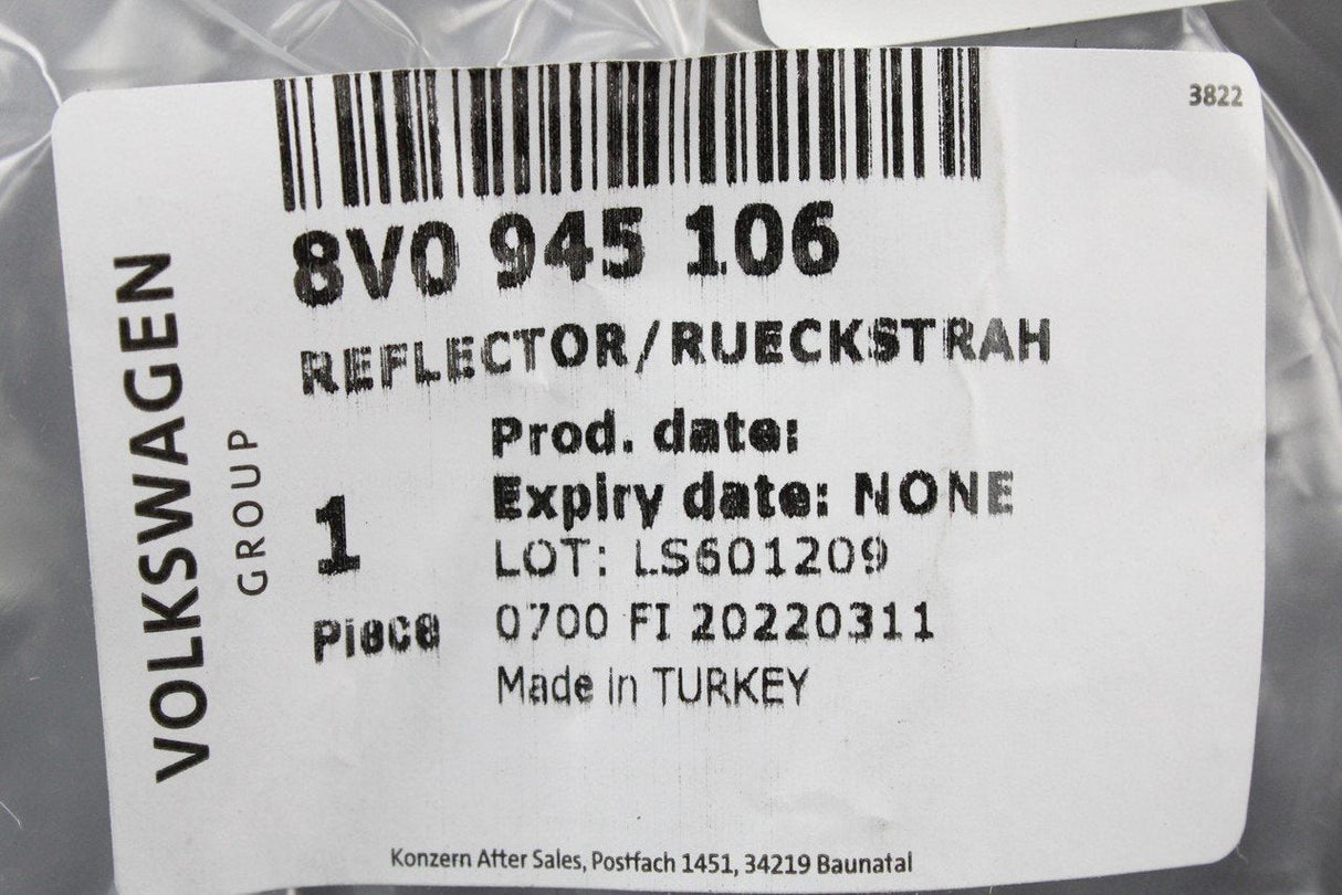 Audi A3 2017-20 rear bumper reflector lens (right) 8V0945106